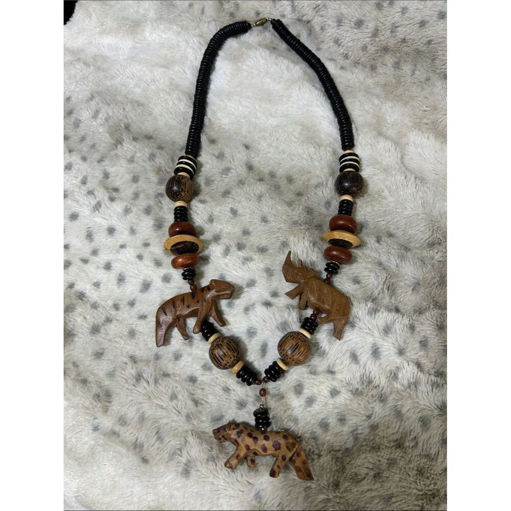 Handcrafted Vintage Wooden Animal Pendant Necklace - Women Jewelry EUC
